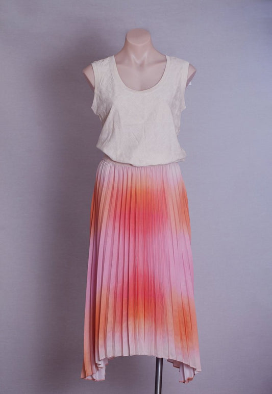 Ombre Peach Pleated Skirt and Country Road textured T-shirt.