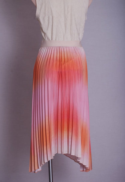 Ombre Peach Pleated Skirt and Country Road textured T-shirt.