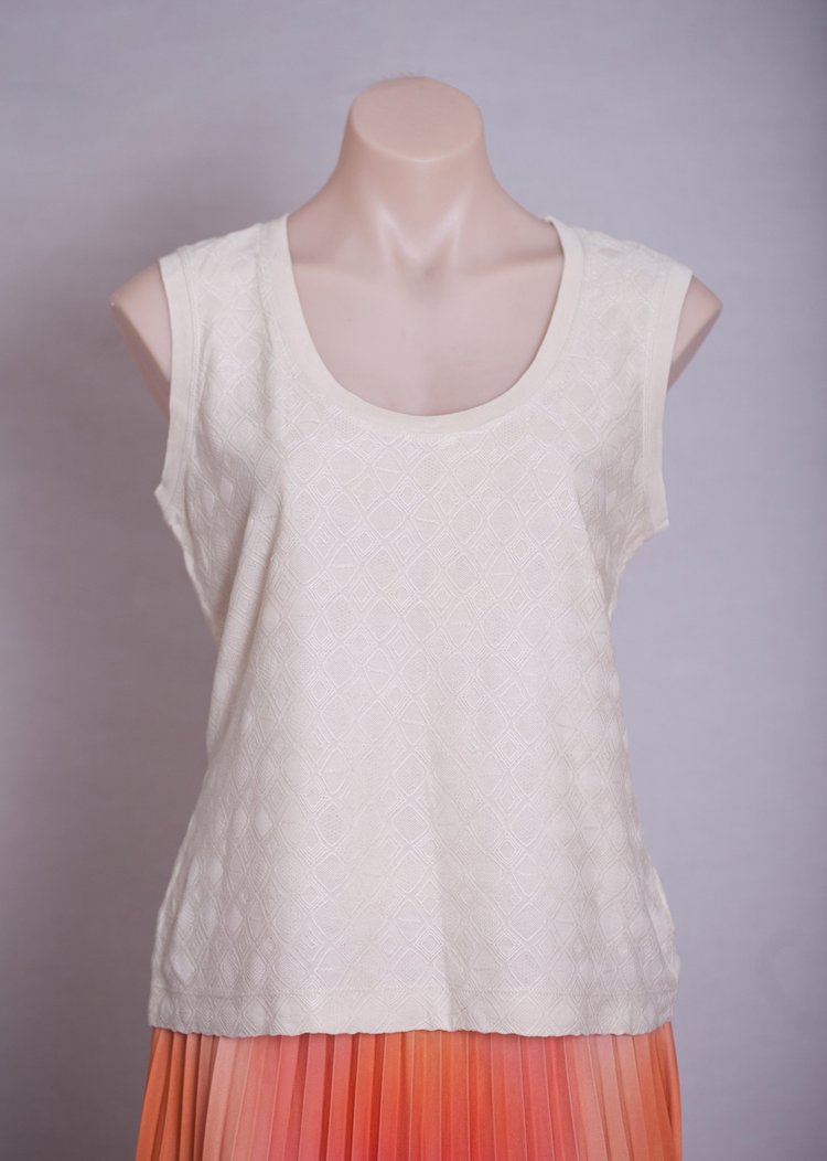 Ombre Peach Pleated Skirt and Country Road textured T-shirt.